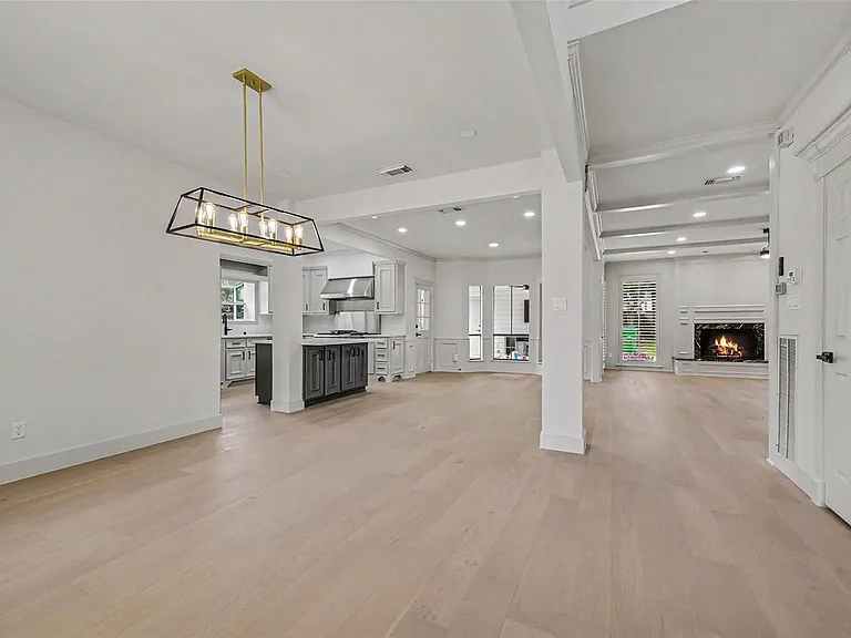 507 Commodore Way — Photo 10