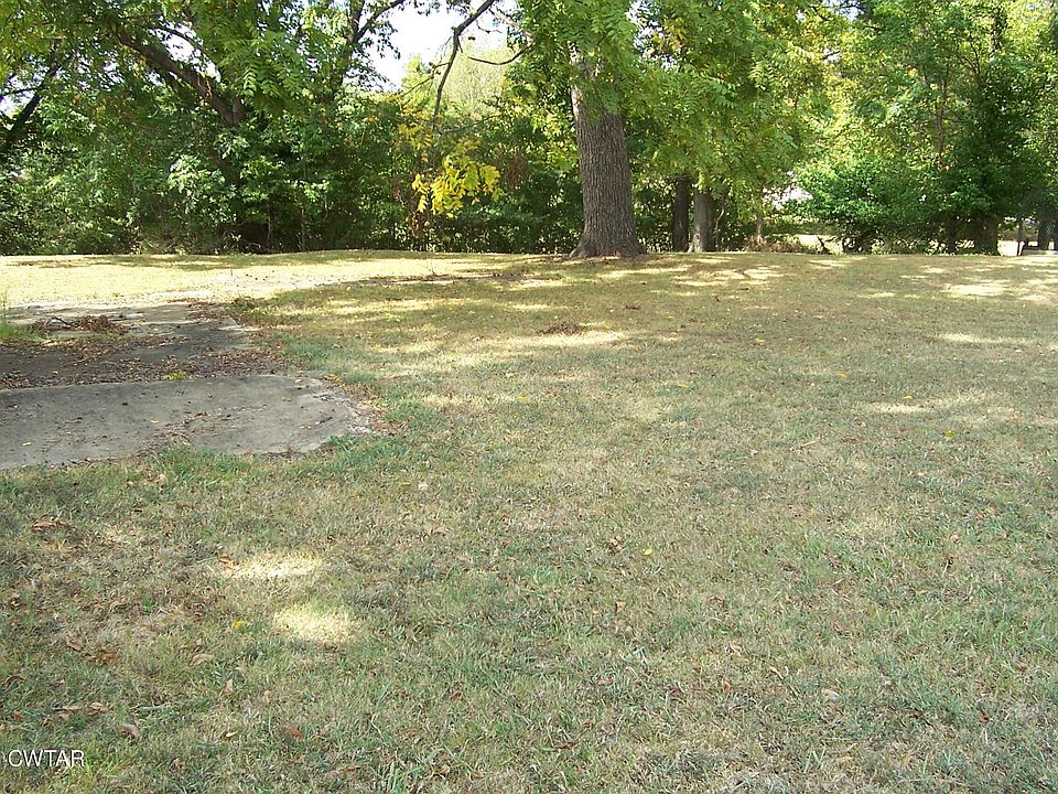 2nd image of 3022 W Front St