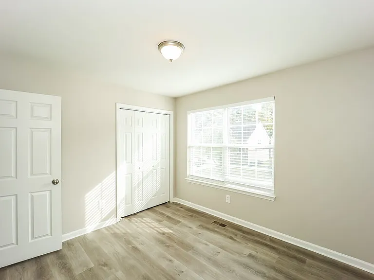 575 Sycamore Dr — Photo 14