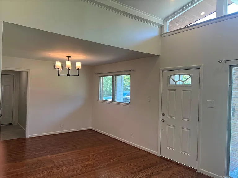 2911 Linkwood Dr — Photo 6