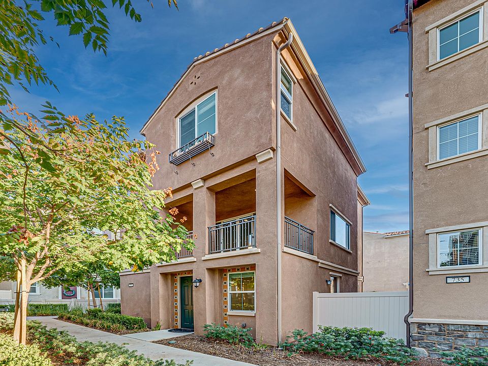 1st image of 739 Banyan Way