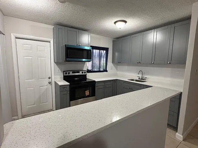 2 bed, 1.0 bath, 1000 sqft, $1,825 — Photo 1