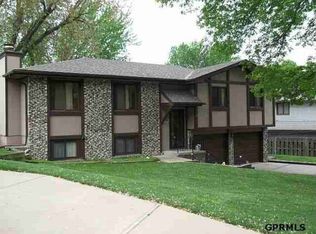 1101 Bea Cir, Bellevue, NE 68005