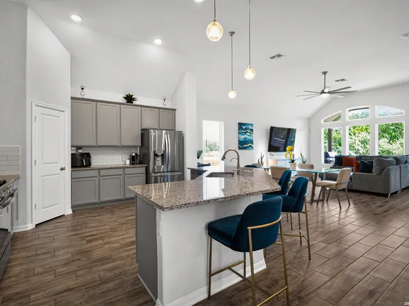 25046 Las Pilas, San Antonio, TX 78261