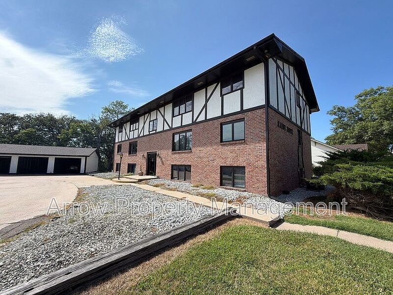 1st image of 601 N 4th St #2