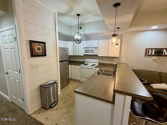 4th image of 120 Raceday Center Dr Unit 108