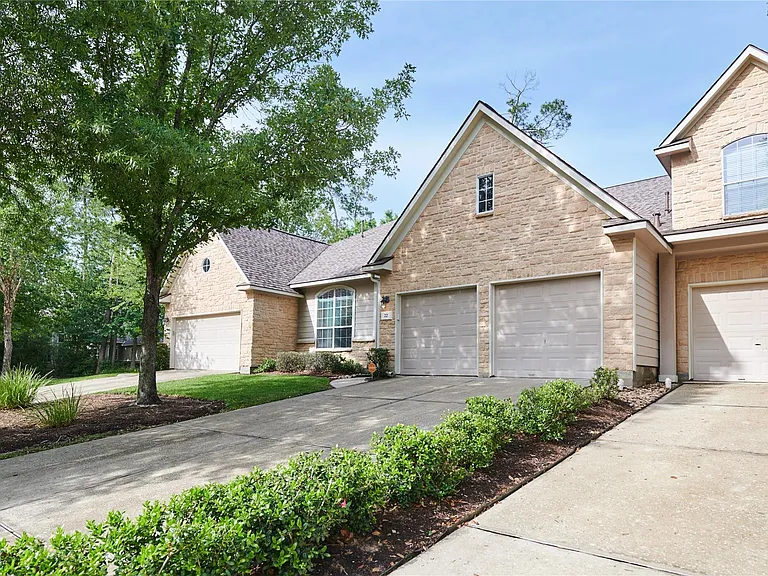 22 W Greenhill Terrace Pl — Photo 2