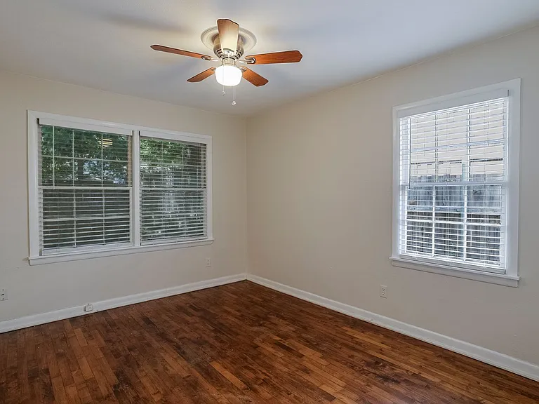3933 Dexter Ave — Photo 11