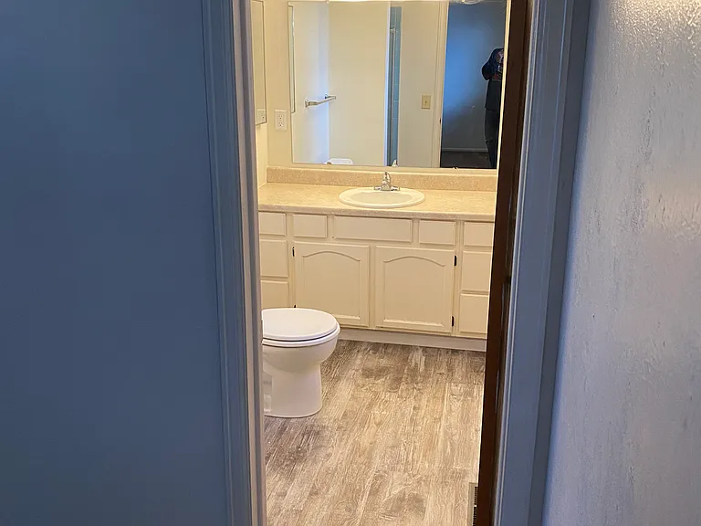 6102 S Everett St — Photo 10