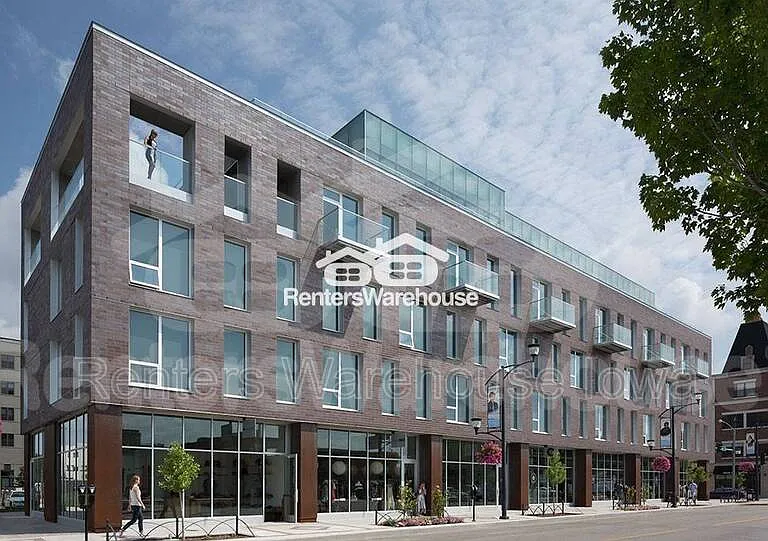 350 E Locust St #403 — Photo 1