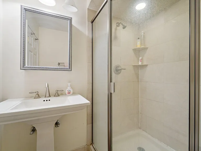 324 Brook St #324 — Photo 27