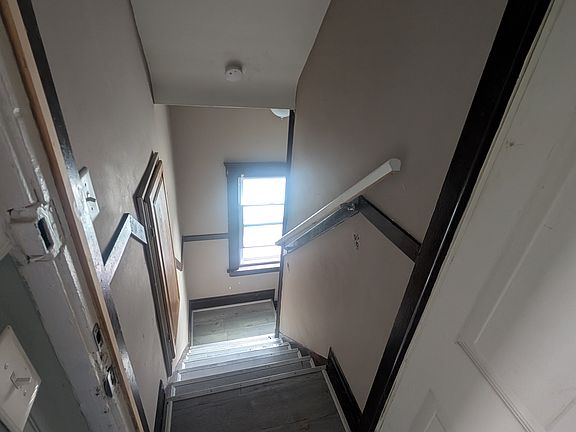 5th image of 3529 Broadview Rd Unit 2