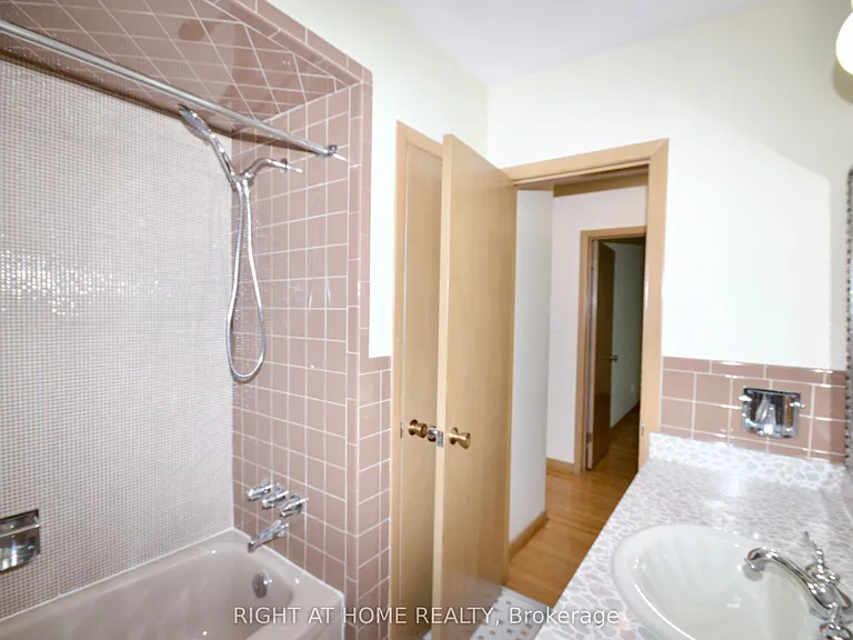 42 Culford Rd — Photo 8