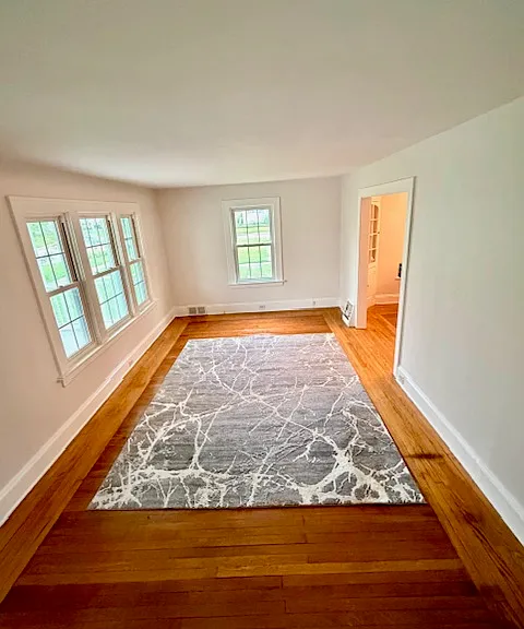 237 W Friendship St — Photo 10