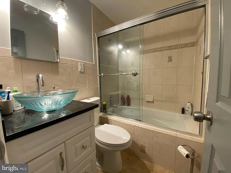 1221 N Quinn St #1 — Photo 37