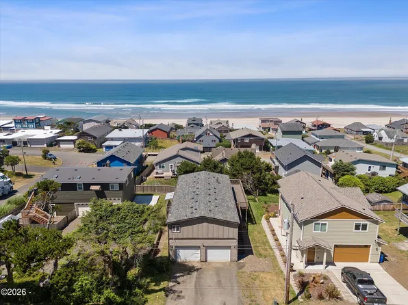 6335 NE Neptune Dr, Lincoln City, OR 97367