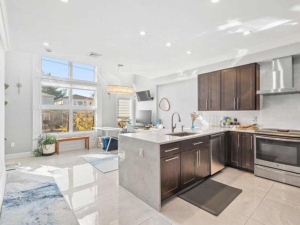 1st image of 94 Leonard St Unit 2