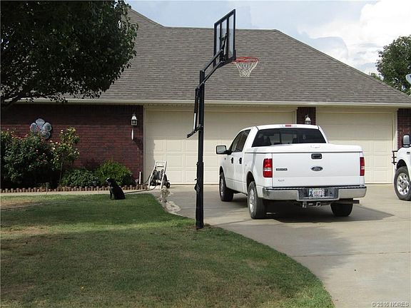 3rd image of 2681 Avalon Dr