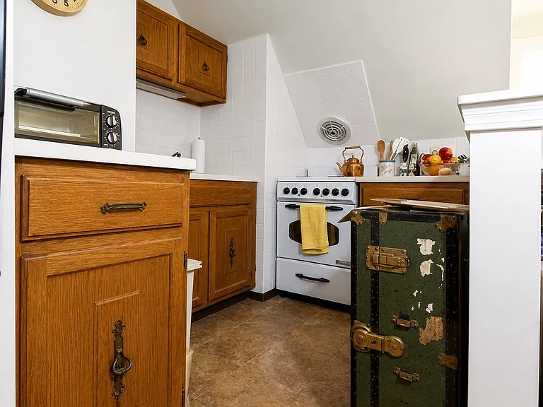 207 Lowell St #3 — Photo 4
