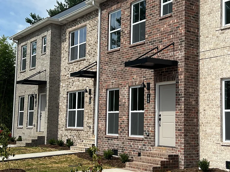 979 Horizon Ct — Photo 1