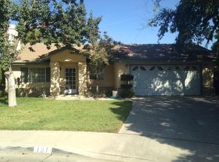 191 Meadow Ln, Kingsburg, CA 93631