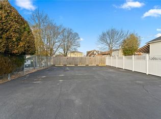 543 N Broadway #2, East Providence, RI 02914
