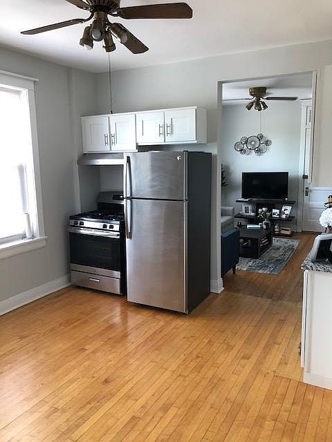 1st image of 1856 N Winchester Ave APT 3R