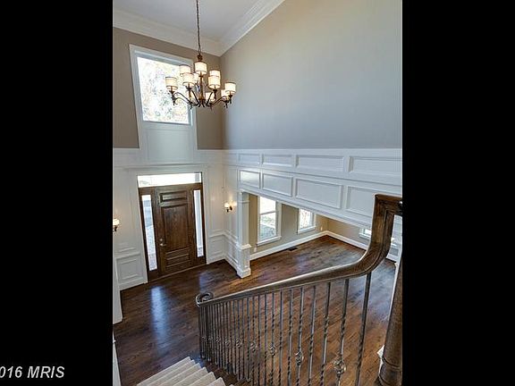4th image of 8916 Gallant Green Dr