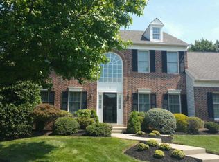 2 Hamilton Ct, Kendall Park, NJ 08824