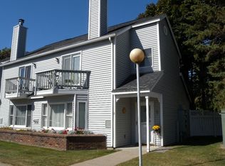 8 Edgewater Ests, Plattsburgh, NY 12901