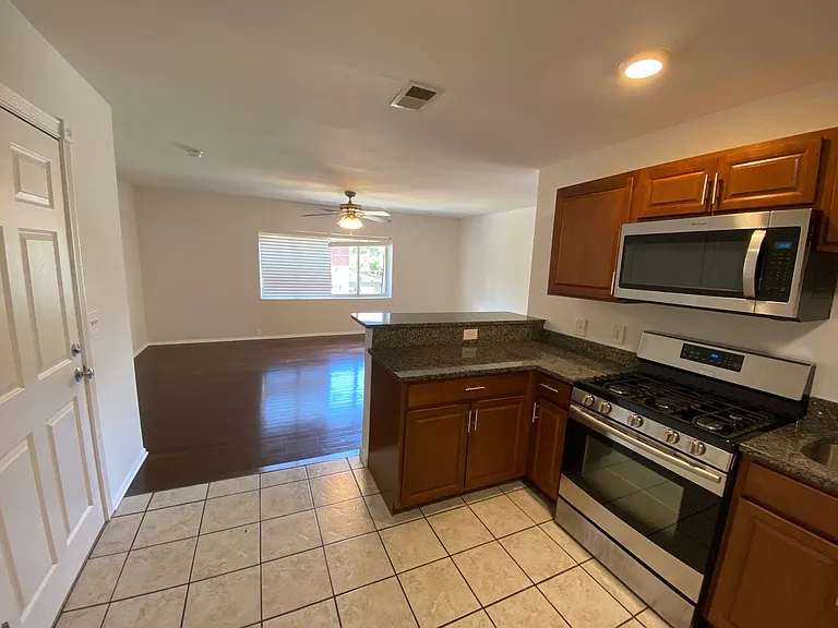 E 15th Ave 325 TPP — Photo 54