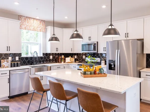 647 Eastland Row, Millersville, MD 21108