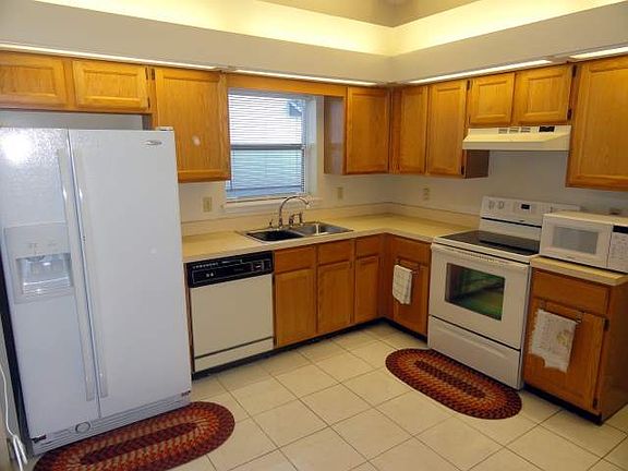 3rd image of 8490 Rockridge Dr