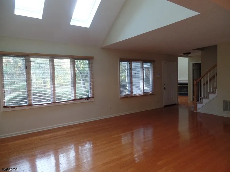 3 bed, 2.5 bath, $3,750 — Photo 3