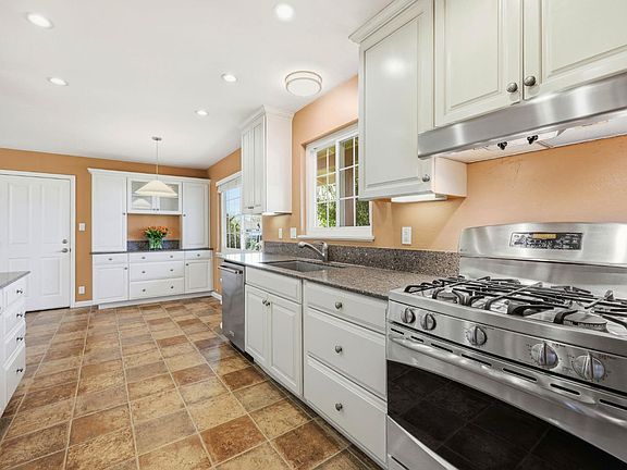 3rd image of 1210 Bertha Lane