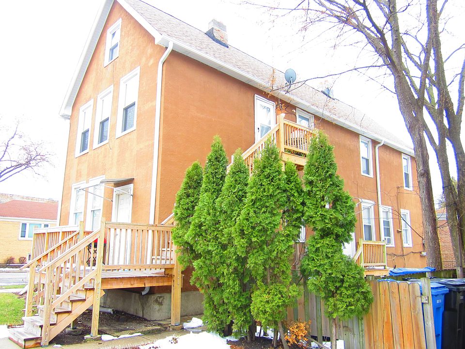 1st image of 6100 N Albany Ave APT 2