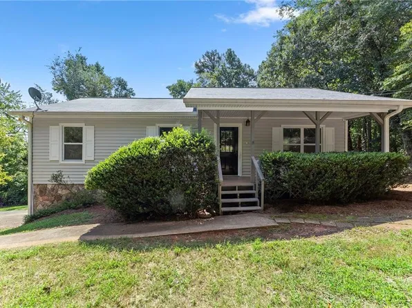 31 S Wind Dr, Dahlonega, GA 30533