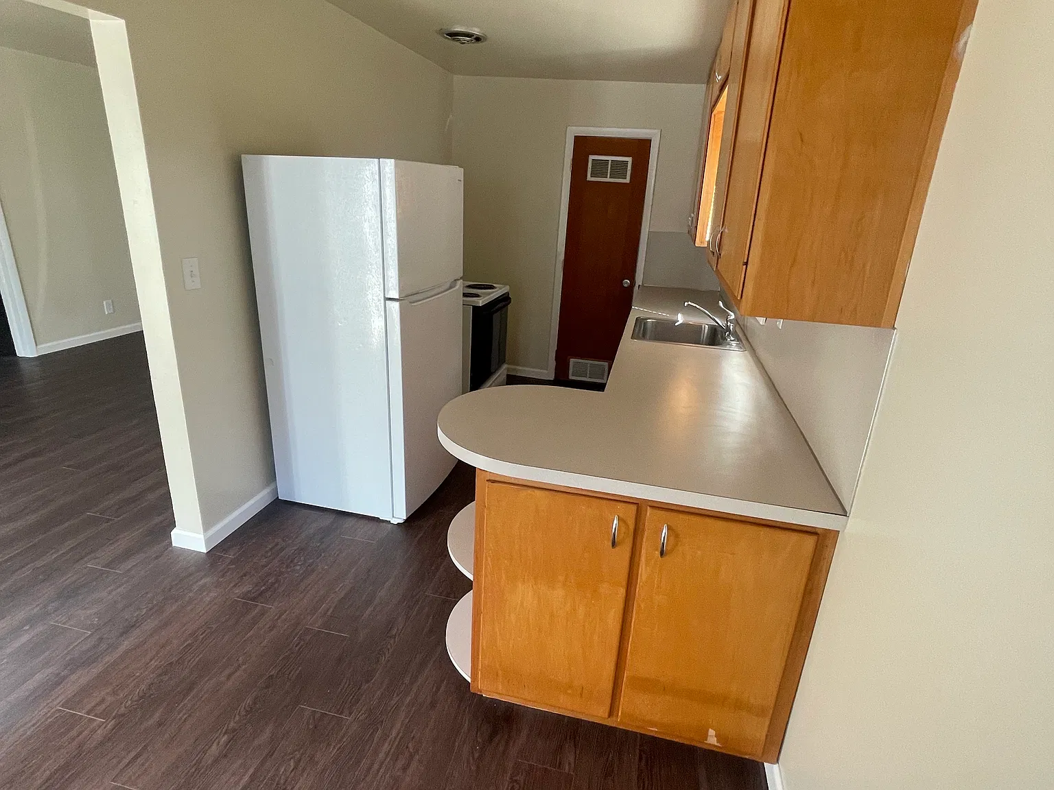 1 bed, $1,025 — Photo 4
