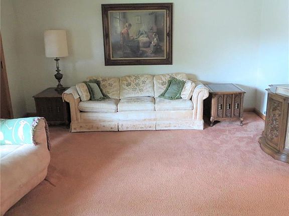 5th image of 3220 Gretchen Dr NE