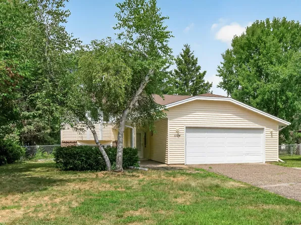 1124 Meadowwood Dr, Minneapolis, MN 55444