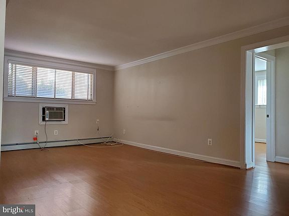 5th image of 206 E Windsor Ave APT 101