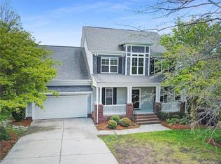1040 Hunters Run Dr, Tega Cay, SC 29708