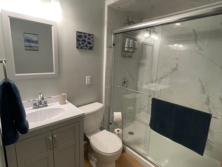 421 E State St #3 — Photo 6
