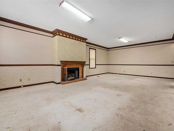 4th image of 4176 Flad Ave
