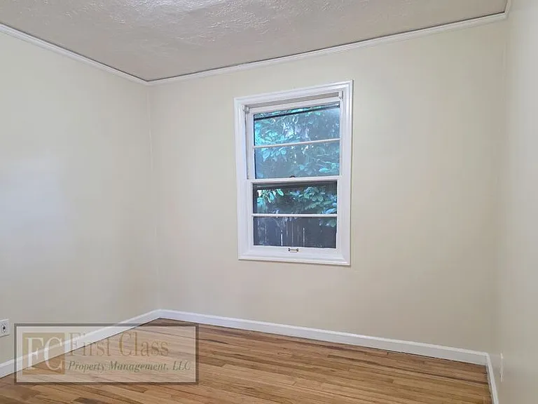 5725 N Montana Ave — Photo 12