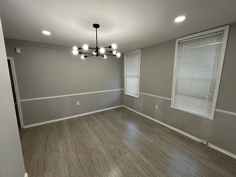 516 Woodbourne Ave — Photo 13