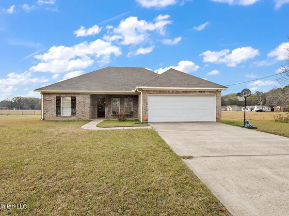 612 Woodland Dr, Canton, MS 39046