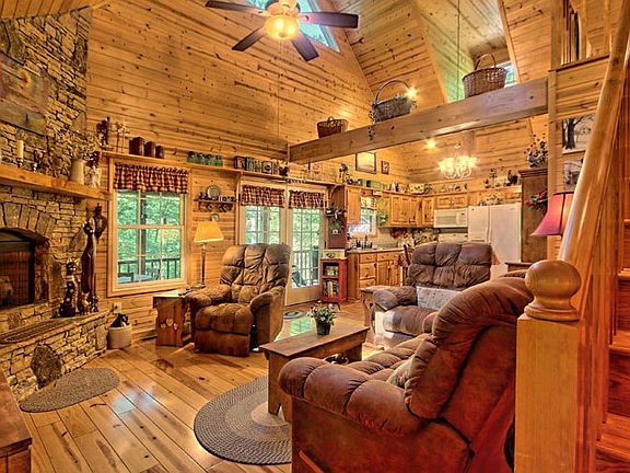 3rd image of 1212 Ruby Lake Dr