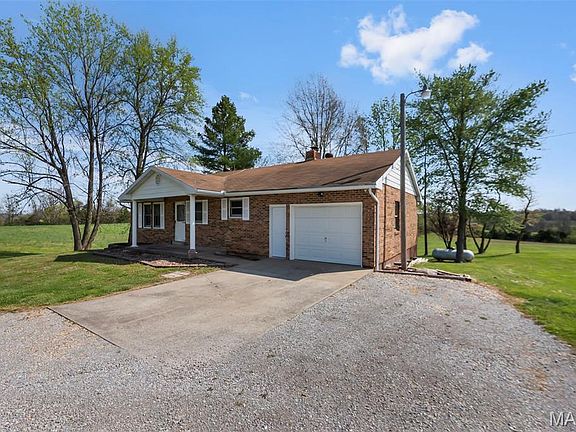 3rd image of 1923 County Road 513