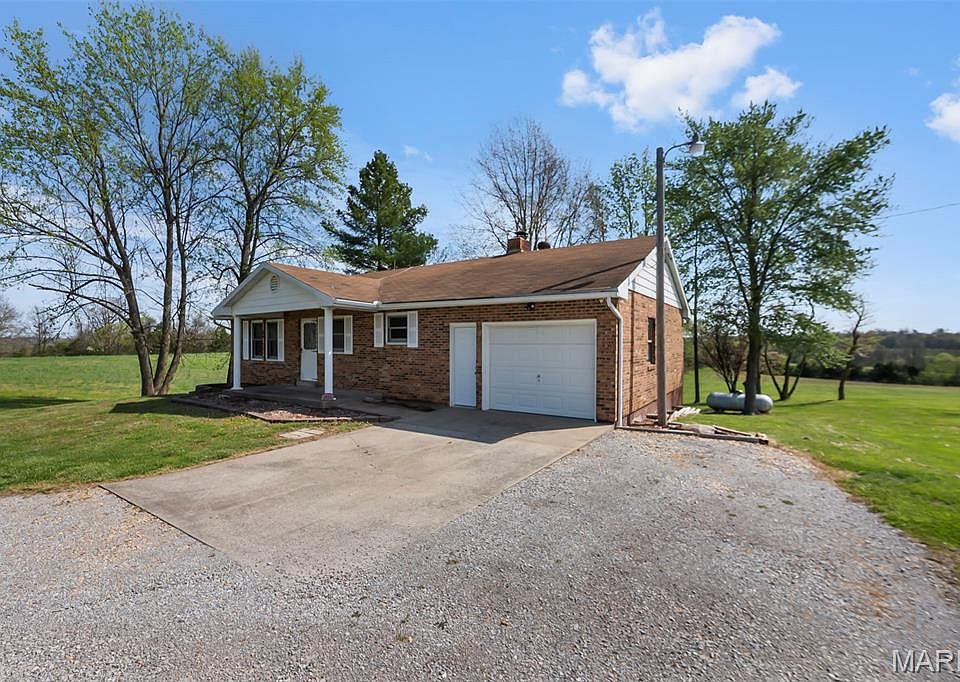 1923 County Road 513, Altenburg, MO 63732 | Zillow
